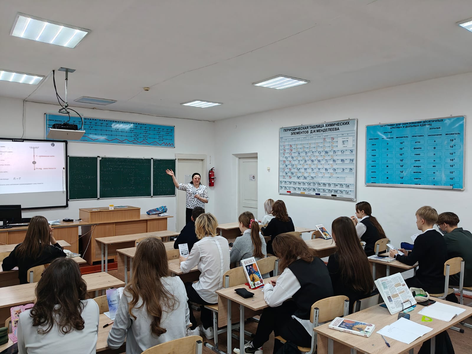 Мектеп оқушыларымен кездесу