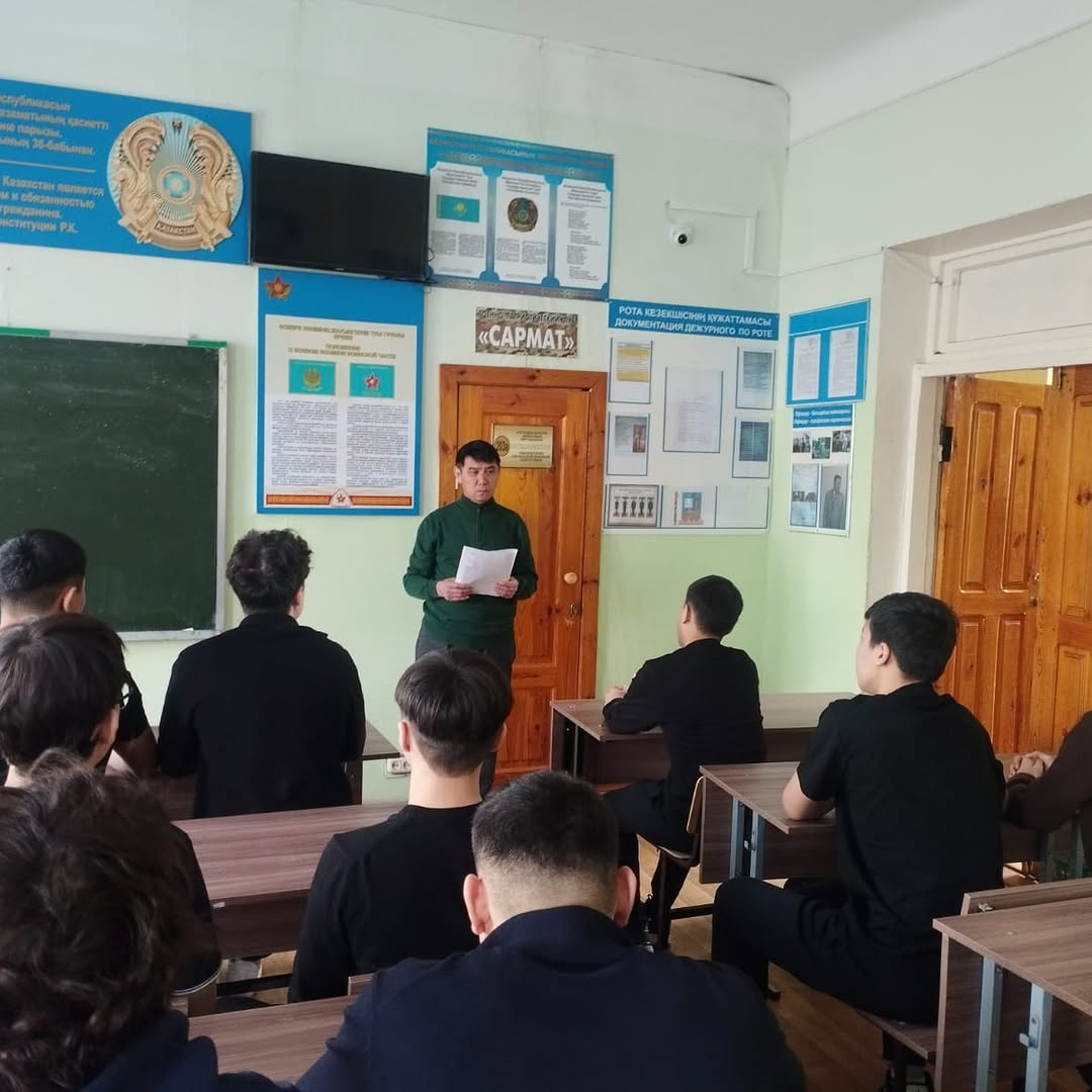 НВТП пәнінің оқытушысы Майкенов 3 курс студенттері (жігіттер) арасында агитациялық (кәсіби бағдар беру) іс-шара өткізді.