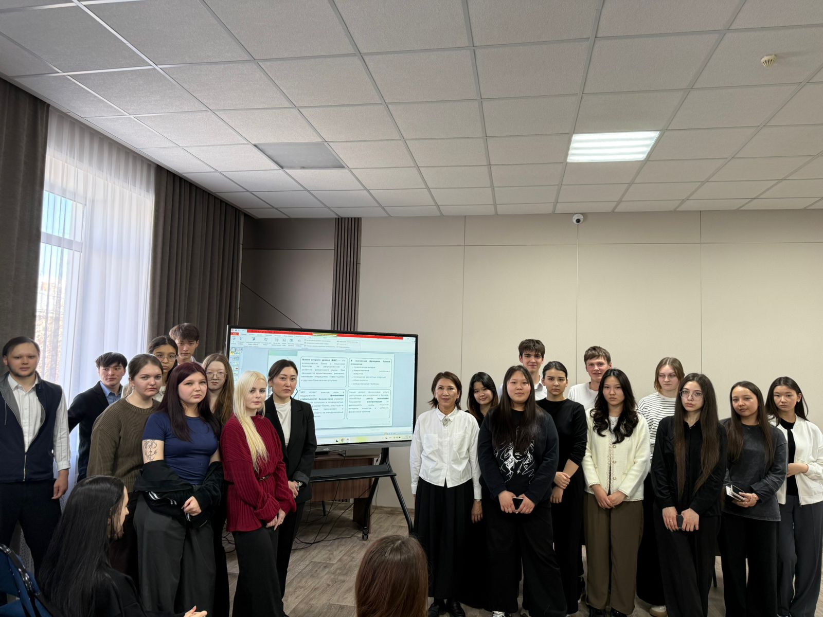 Кәсіби болашаққа қадам: студенттердің Қазақстан Республикасының Ұлттық Банкі өкілдерімен кездесуі