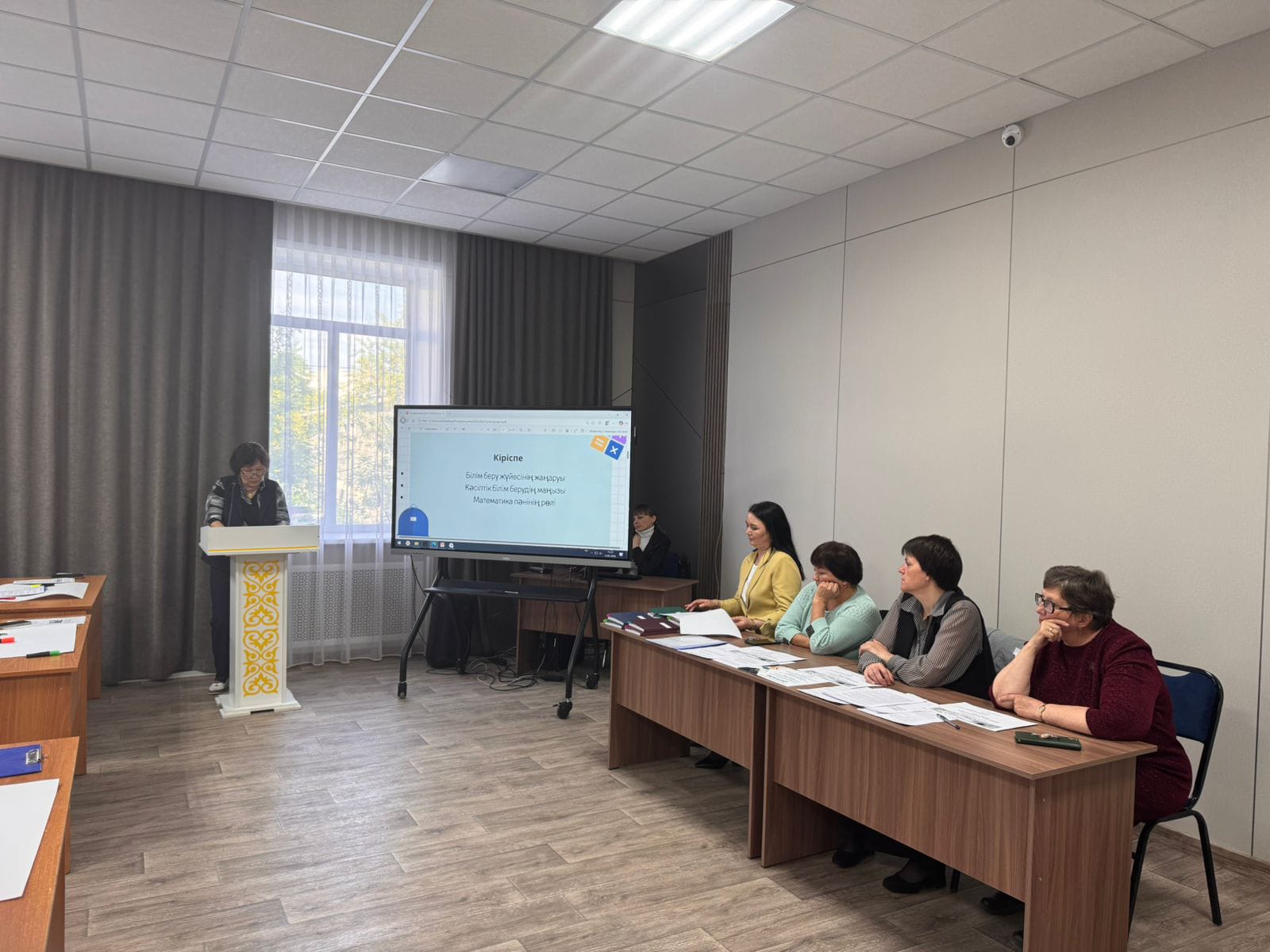 «70 жыл даму: дәстүр, инновациялар және кәсіби білім беру» тақырыбында ғылыми-тәжірибелік конференция ұйымдастырылды